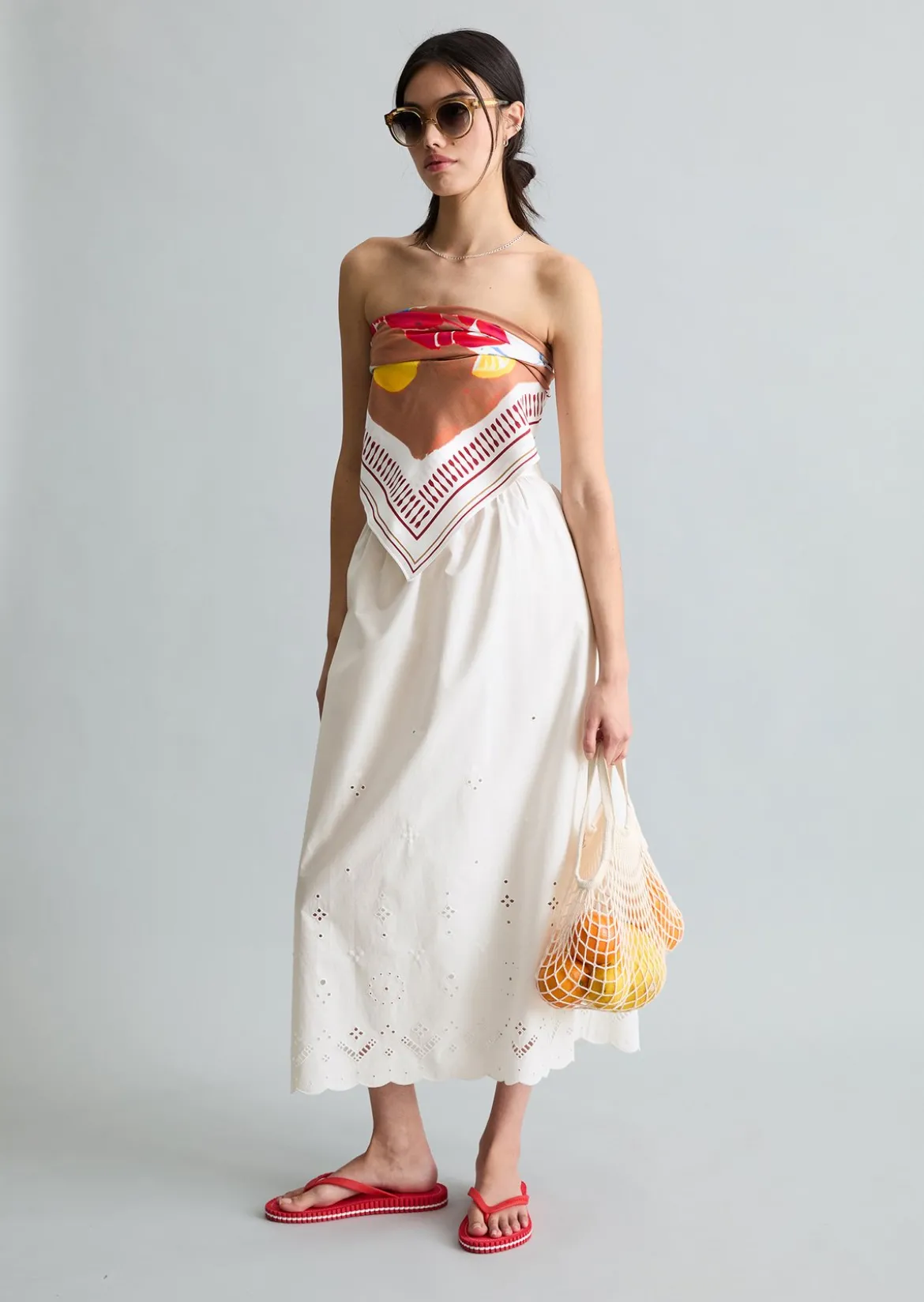 Ausgestellter Spitzenrock mit Broderie Anglaise