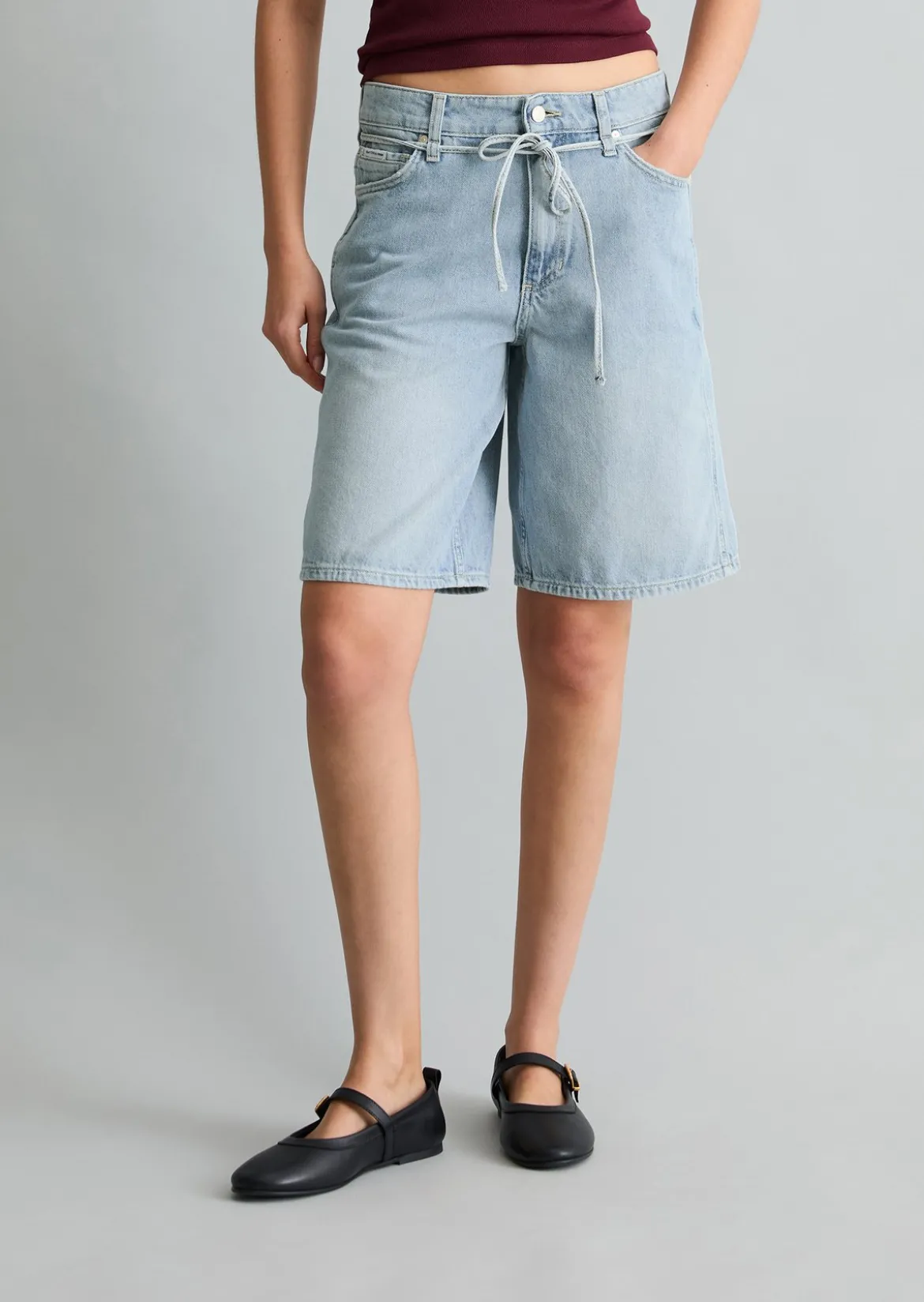 Bermuda-Shorts Model Jonnda aus reiner Baumwolle