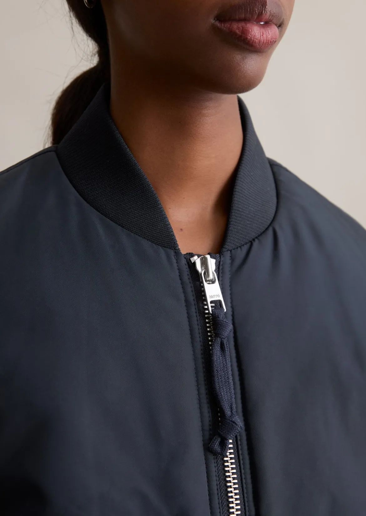 Blouson im Aviator-Stil relaxed cropped aus recyceltem Polyester