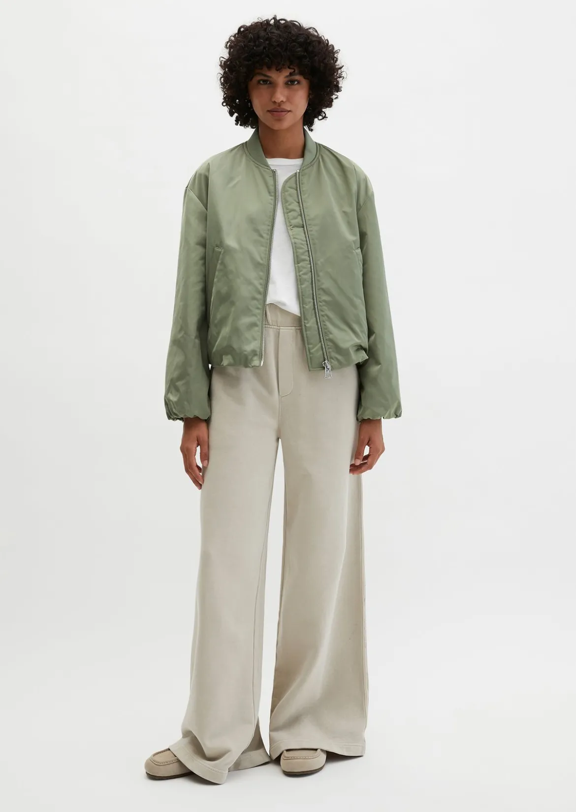 Blouson im Aviator-Stil regular cropped aus recyceltem Polyester