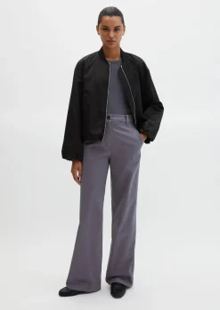 Blouson im Aviator-Stil regular cropped aus recyceltem Polyester