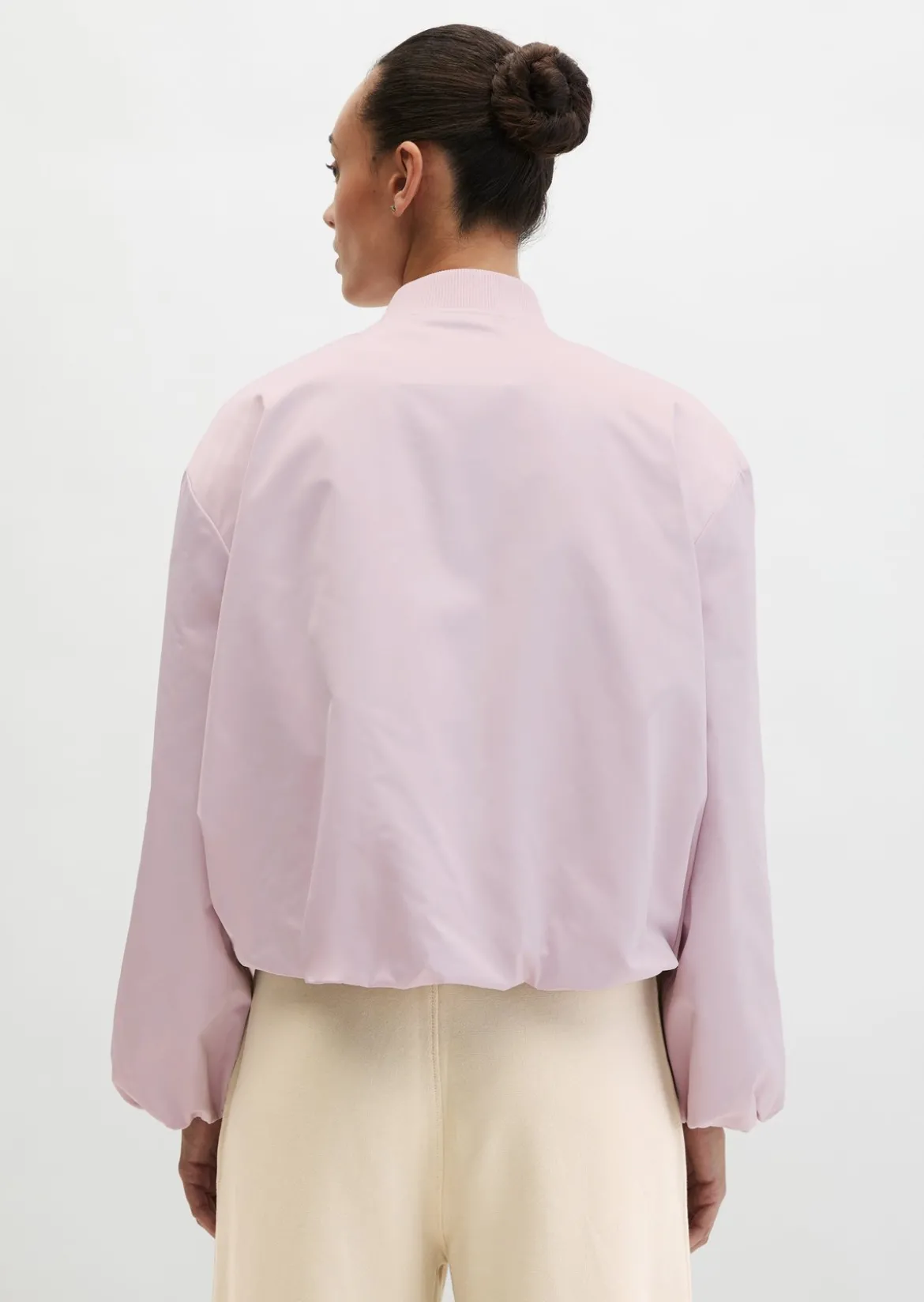 Blouson im Aviator-Stil regular cropped aus recyceltem Polyester