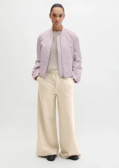 Blouson im Aviator-Stil regular cropped aus recyceltem Polyester