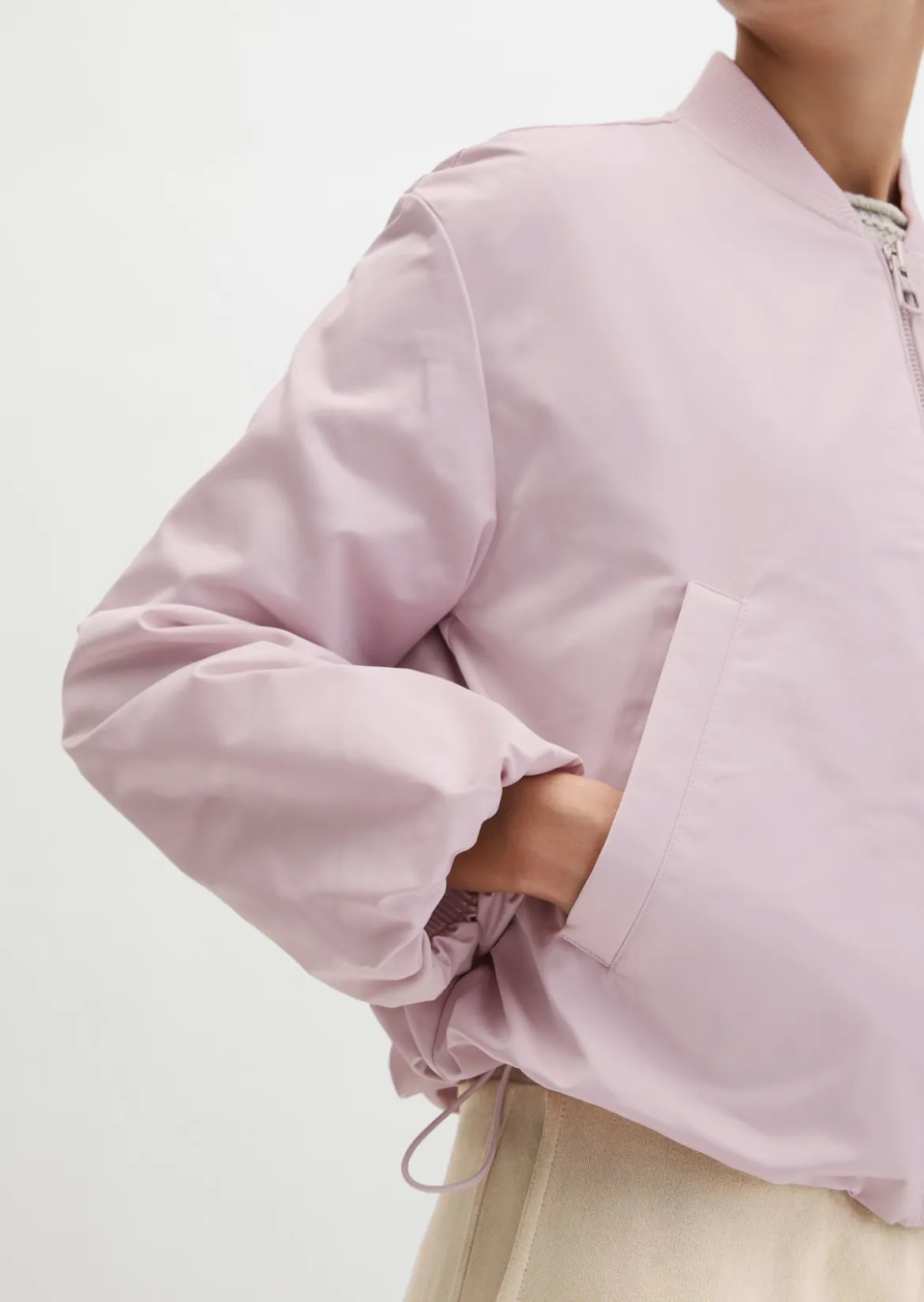 Blouson im Aviator-Stil regular cropped aus recyceltem Polyester