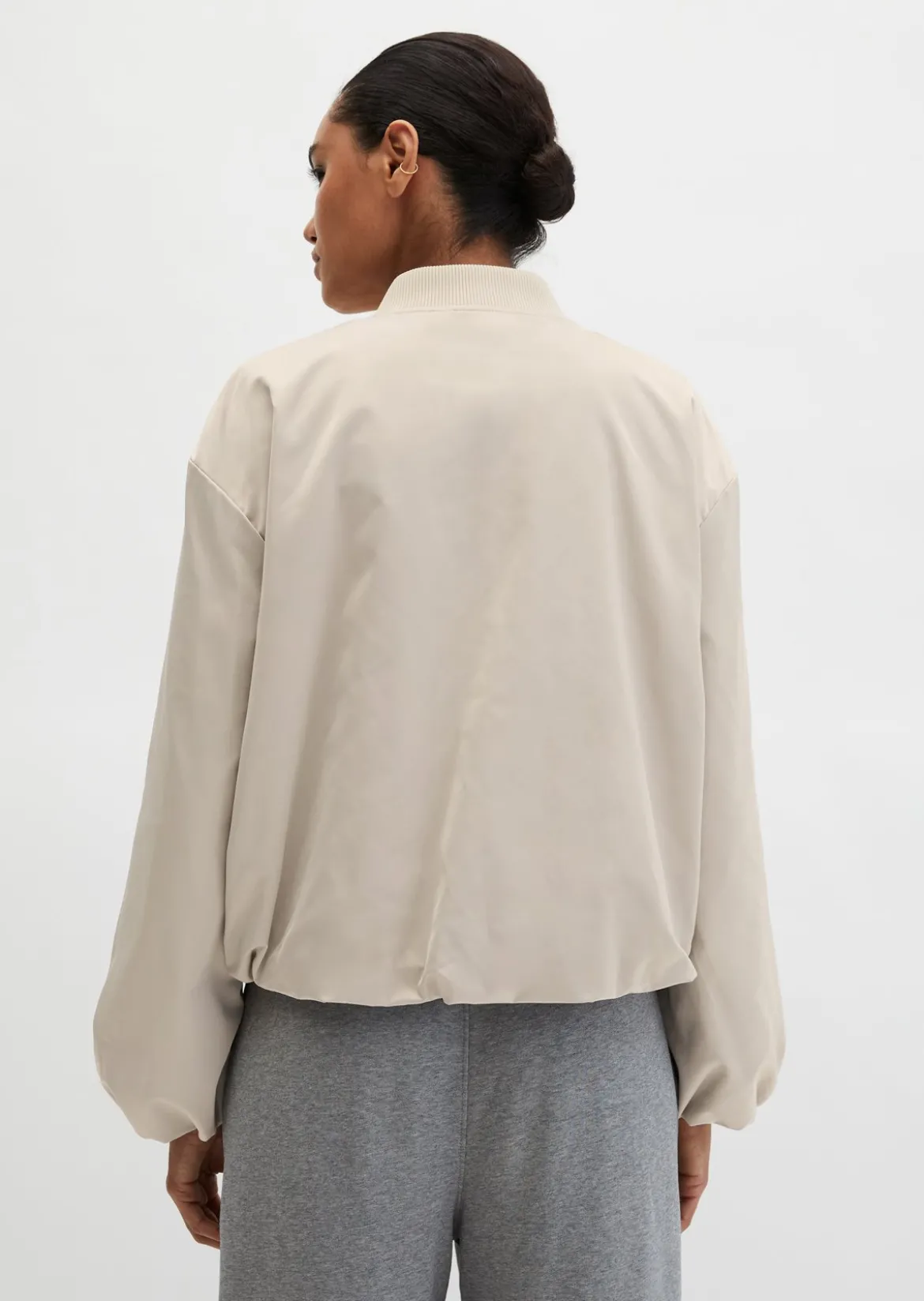 Blouson im Aviator-Stil regular cropped aus recyceltem Polyester