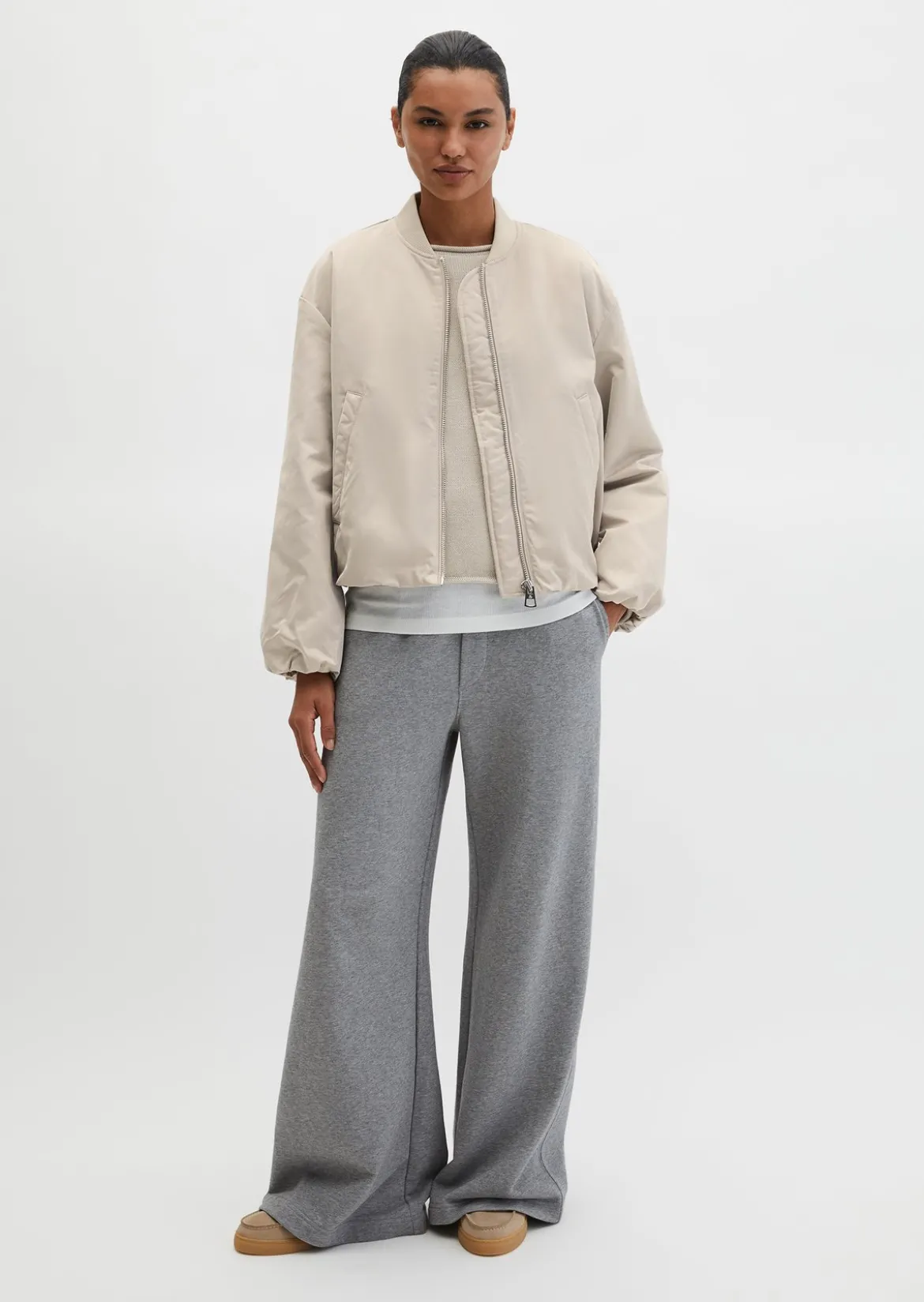 Blouson im Aviator-Stil regular cropped aus recyceltem Polyester