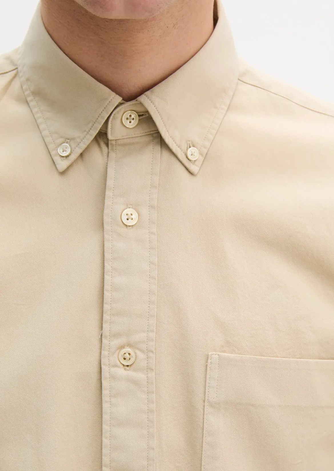 Button-Down-Hemd regular mit recycelter Baumwolle