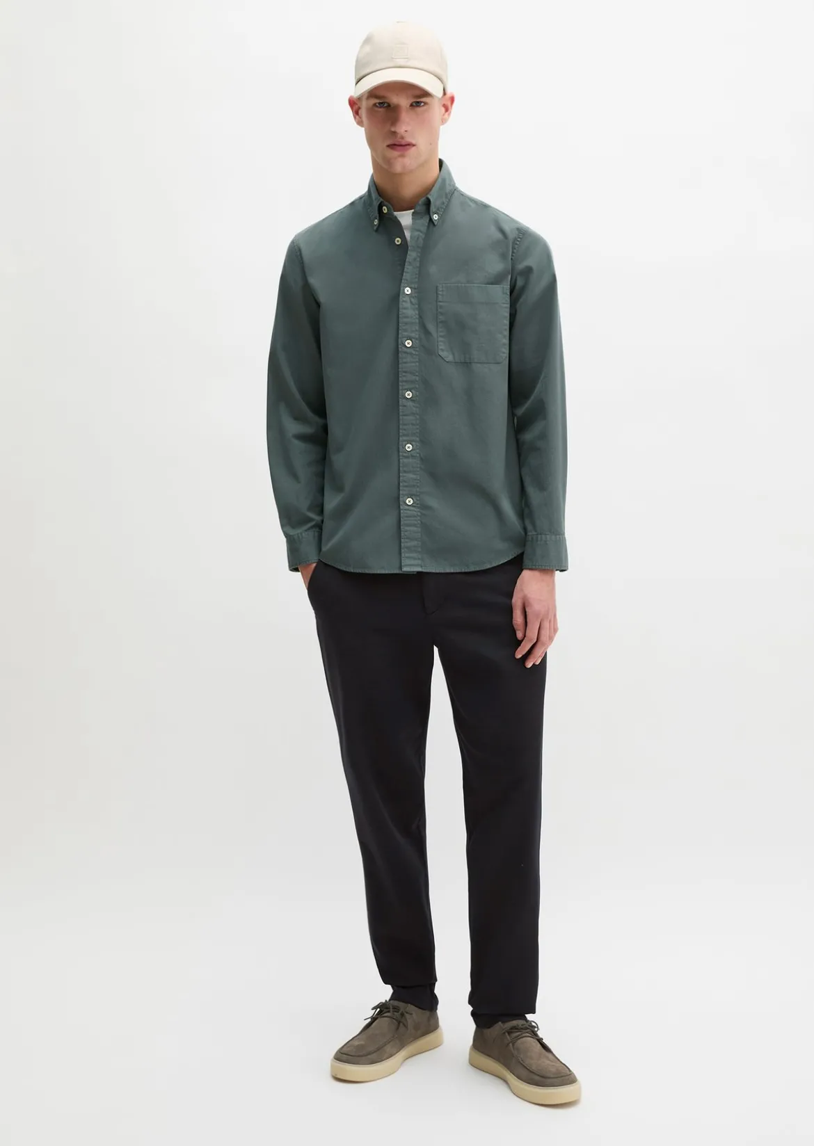 Button-Down-Hemd regular mit recycelter Baumwolle