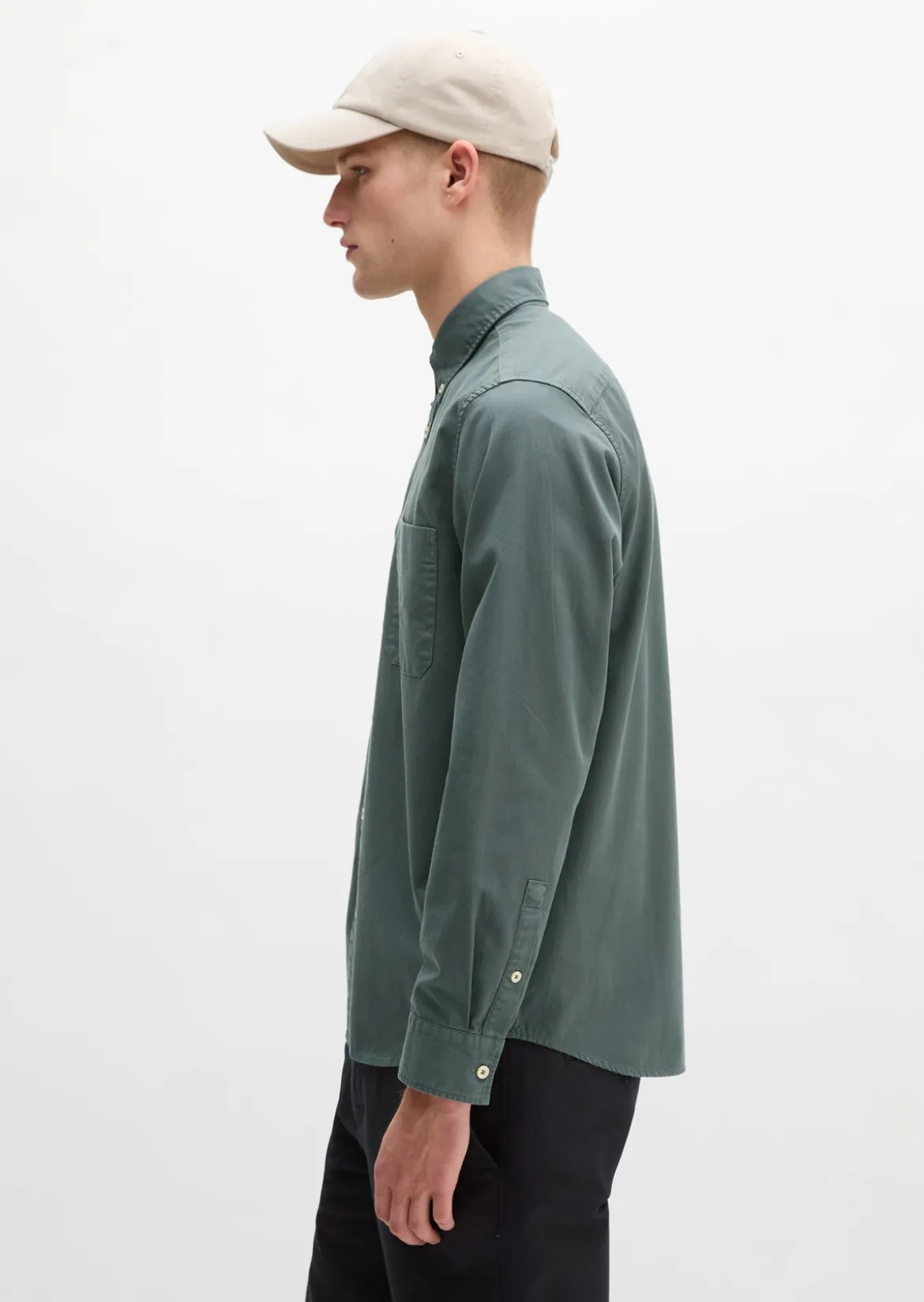 Button-Down-Hemd regular mit recycelter Baumwolle