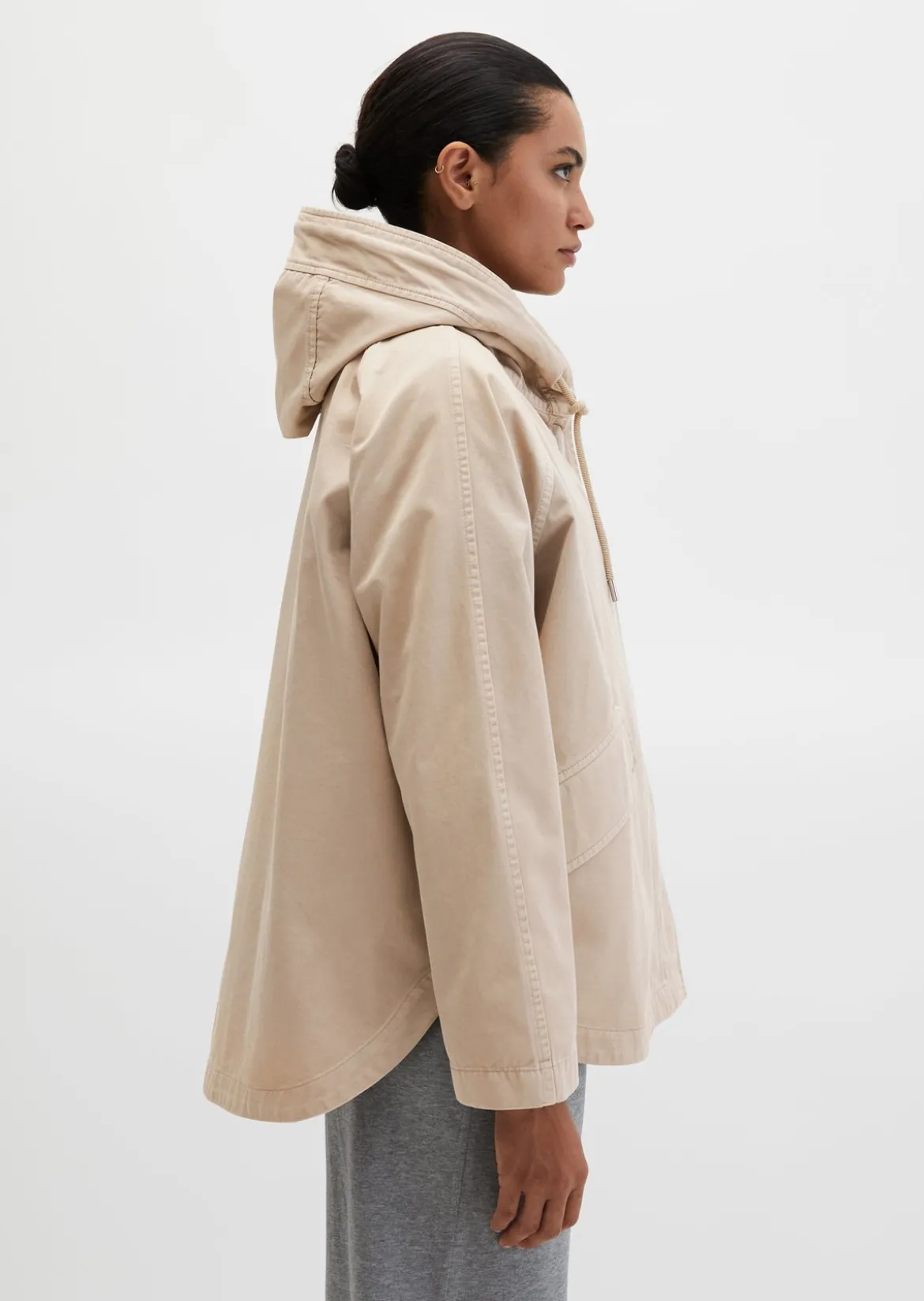 Cape-Jacke mit Kapuze relaxed garment-dyed aus Organic Cotton-Twill
