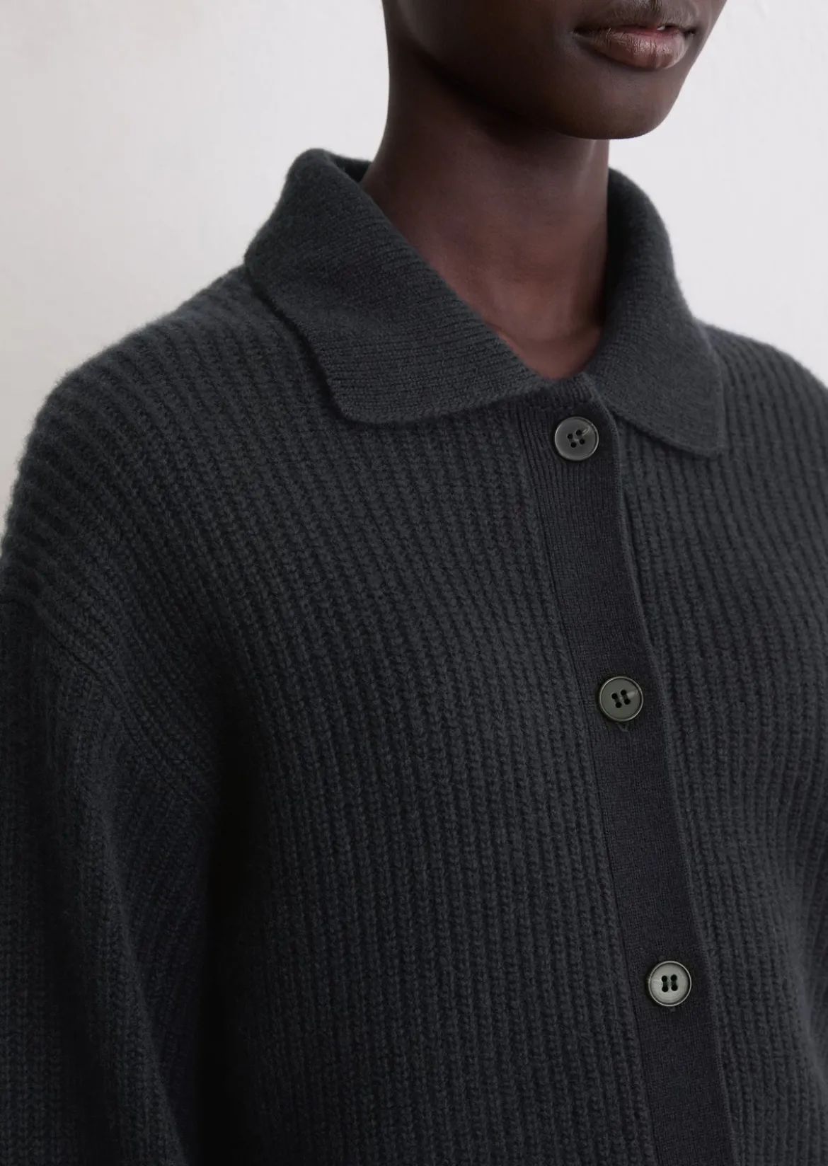 Cardigan relaxed aus weichem Merinowolle-Mix