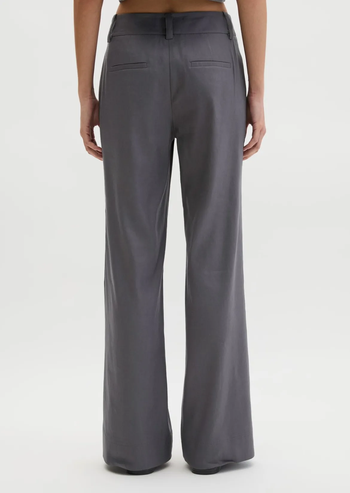 Chino flared aus Viskose-Leinen-Stretch