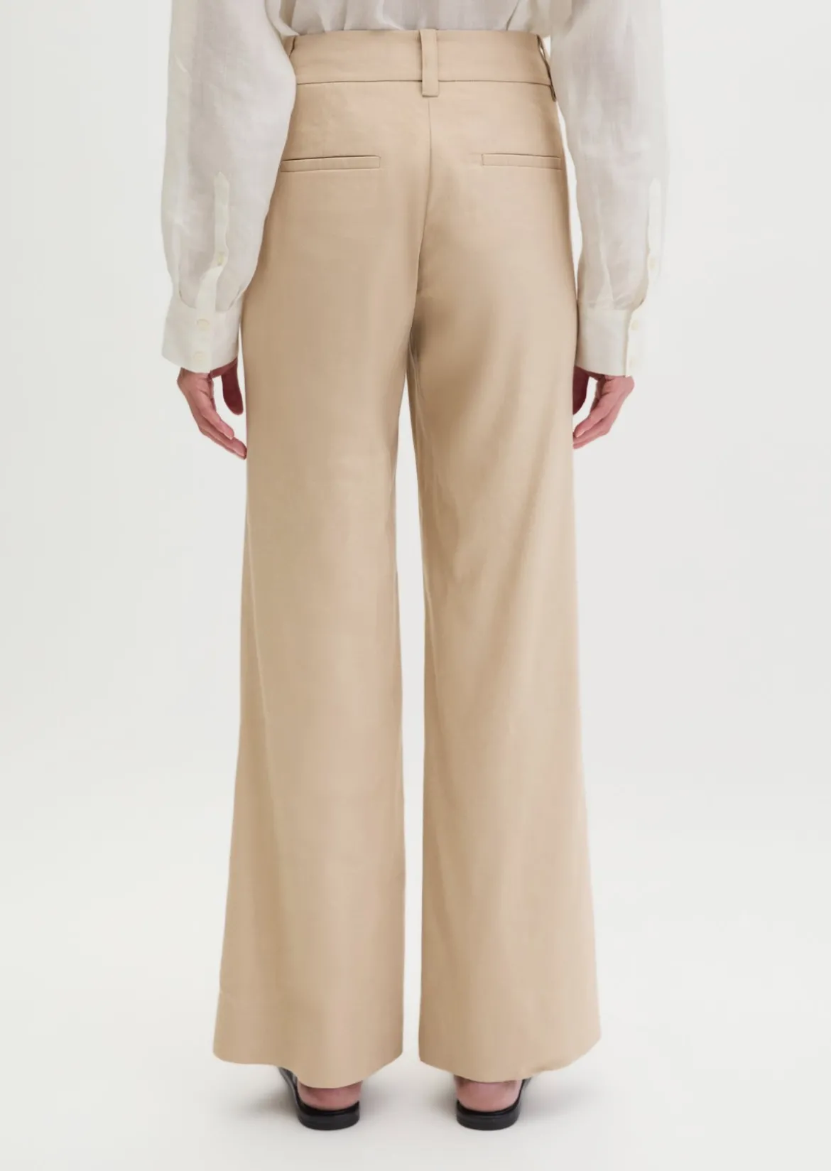Chino flared aus Viskose-Leinen-Stretch