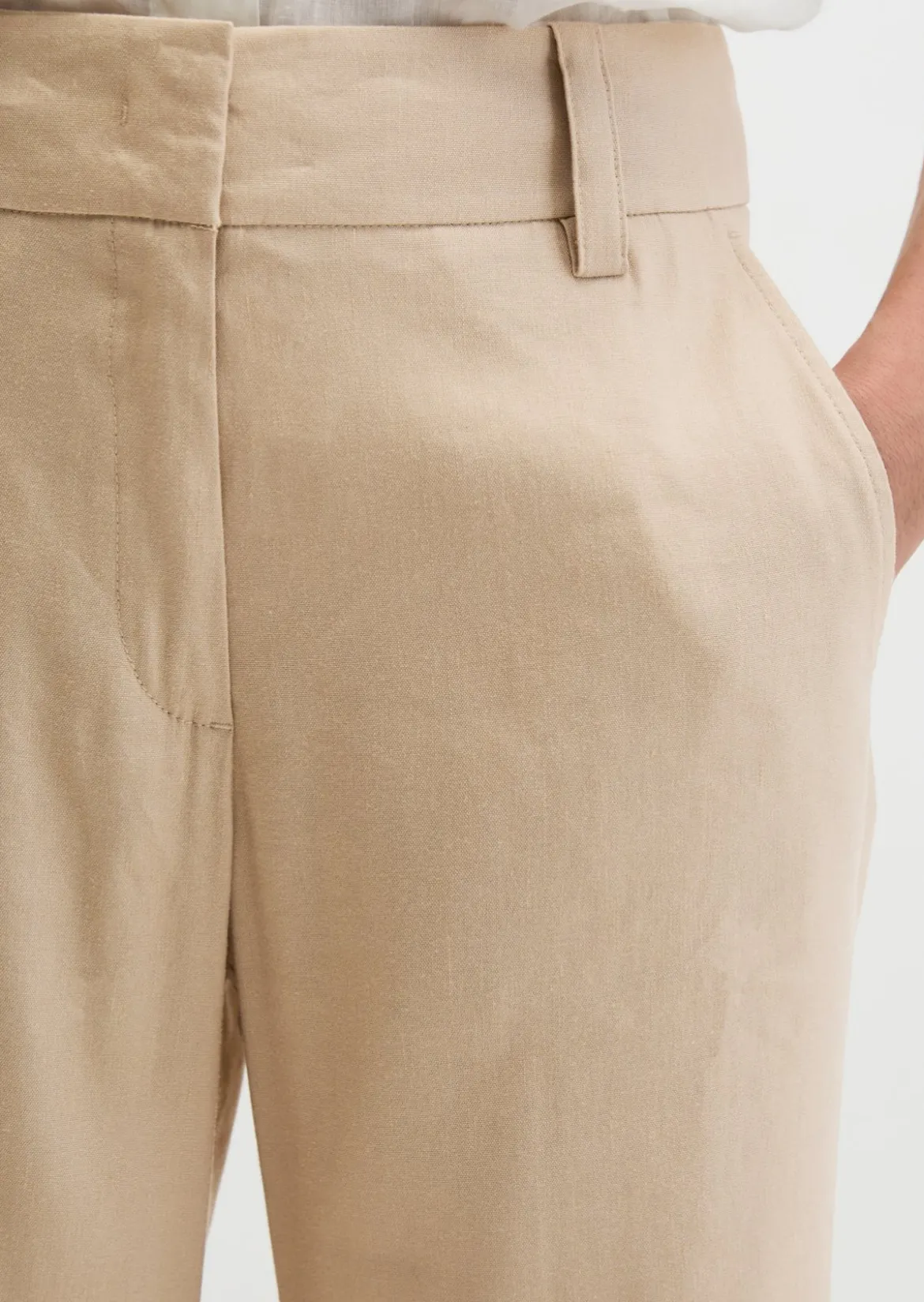 Chino flared aus Viskose-Leinen-Stretch