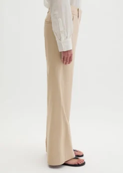 Chino flared aus Viskose-Leinen-Stretch