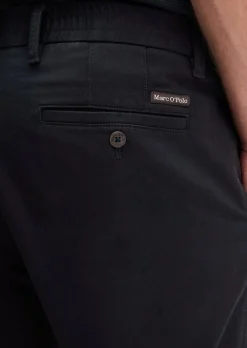 Chino Model Morot Jogger tapered aus elastischem Bio-Baumwollsatin