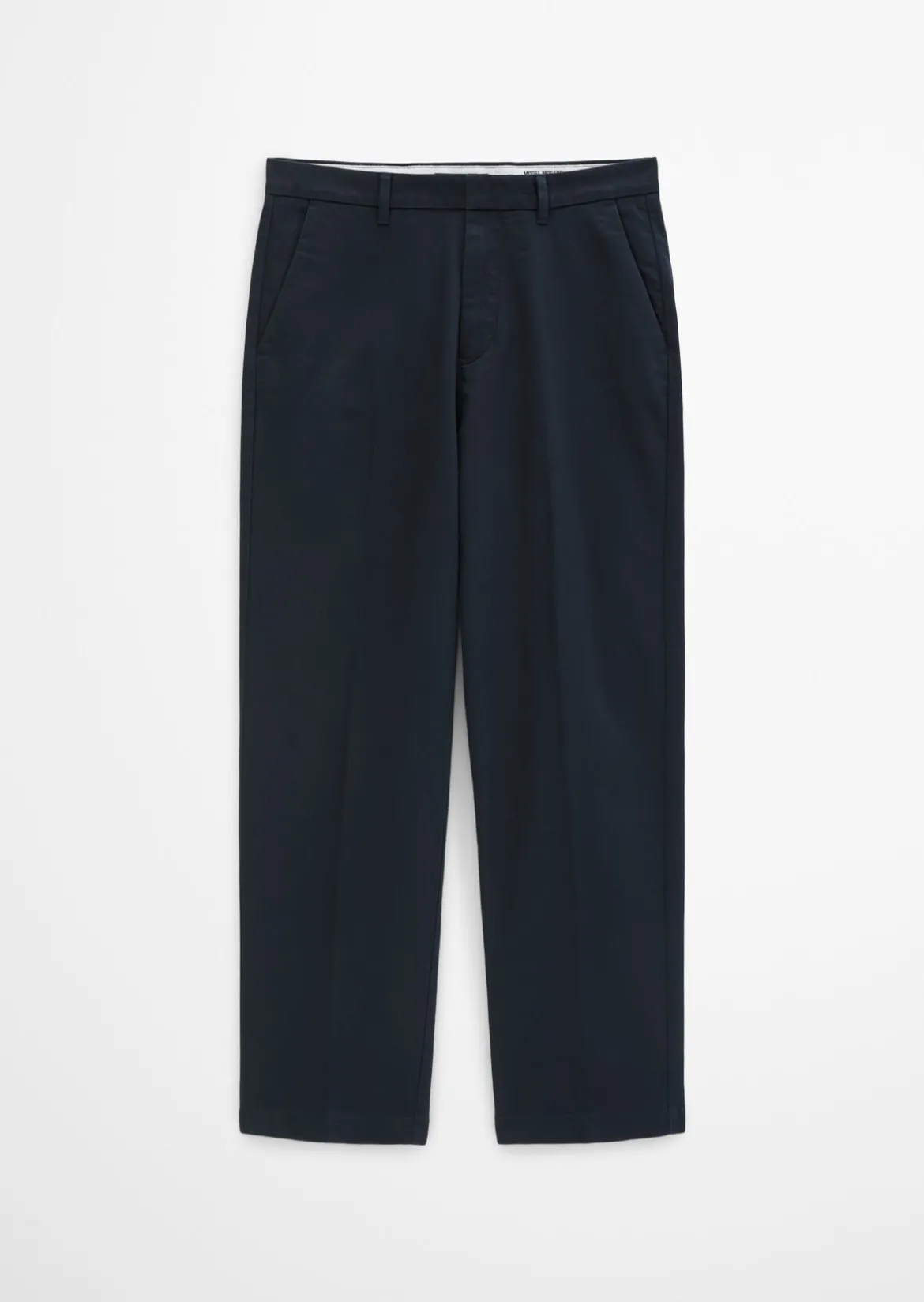 Chino Model Mossbo wide aus elastischem Bio-Baumwollsatin