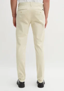 Chino Model Stig shaped aus Bio-Baumwoll-Mix