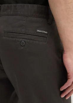 Chino Model Stig shaped aus Bio-Baumwoll-Mix