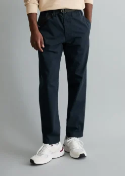 Chino Model Sune relaxed mit integriertem Gürtel