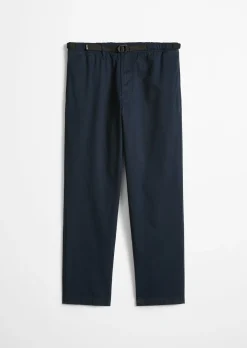 Chino Model Sune relaxed mit integriertem Gürtel