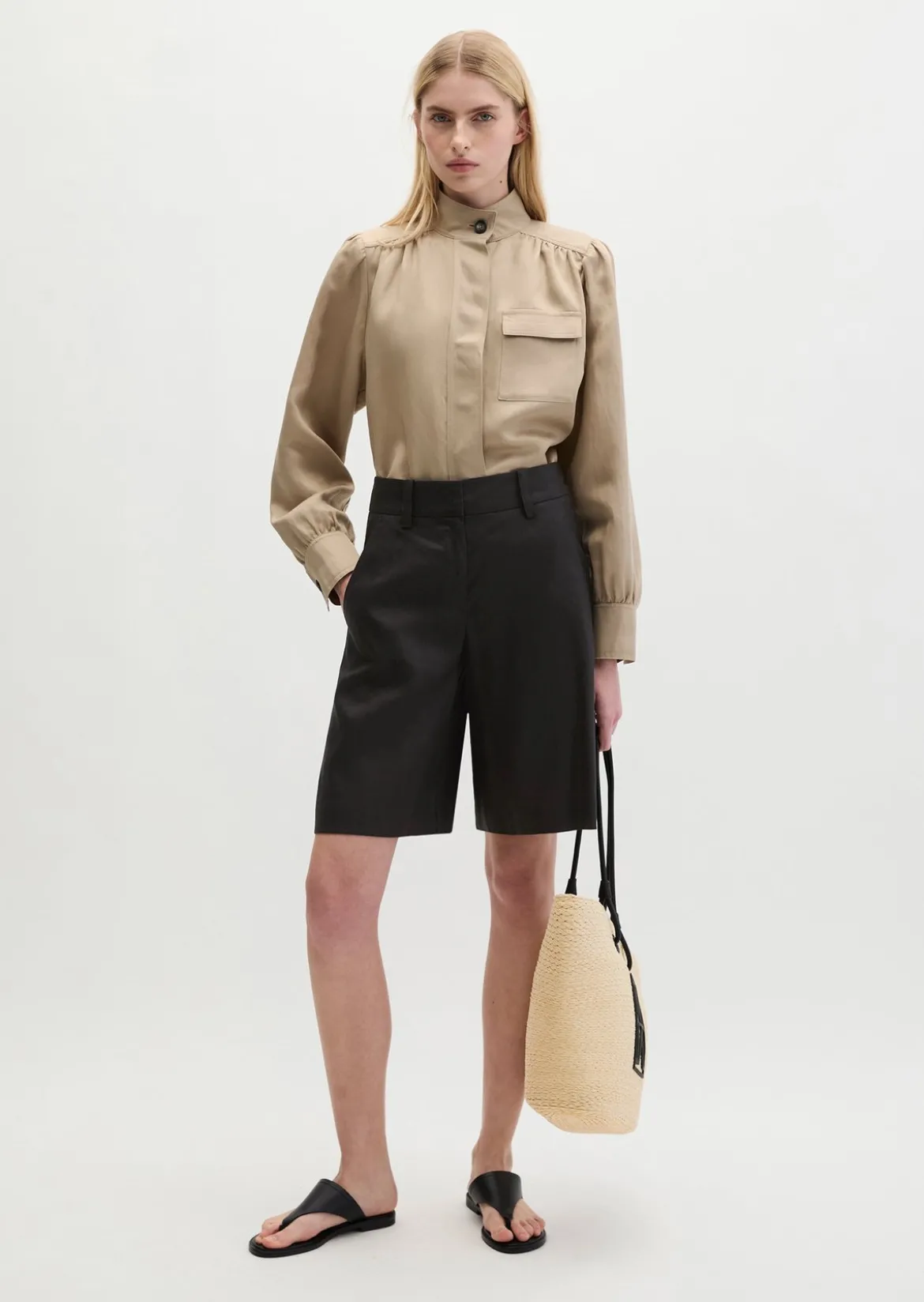 Chino-Shorts flared aus Viskose-Leinen-Stretch