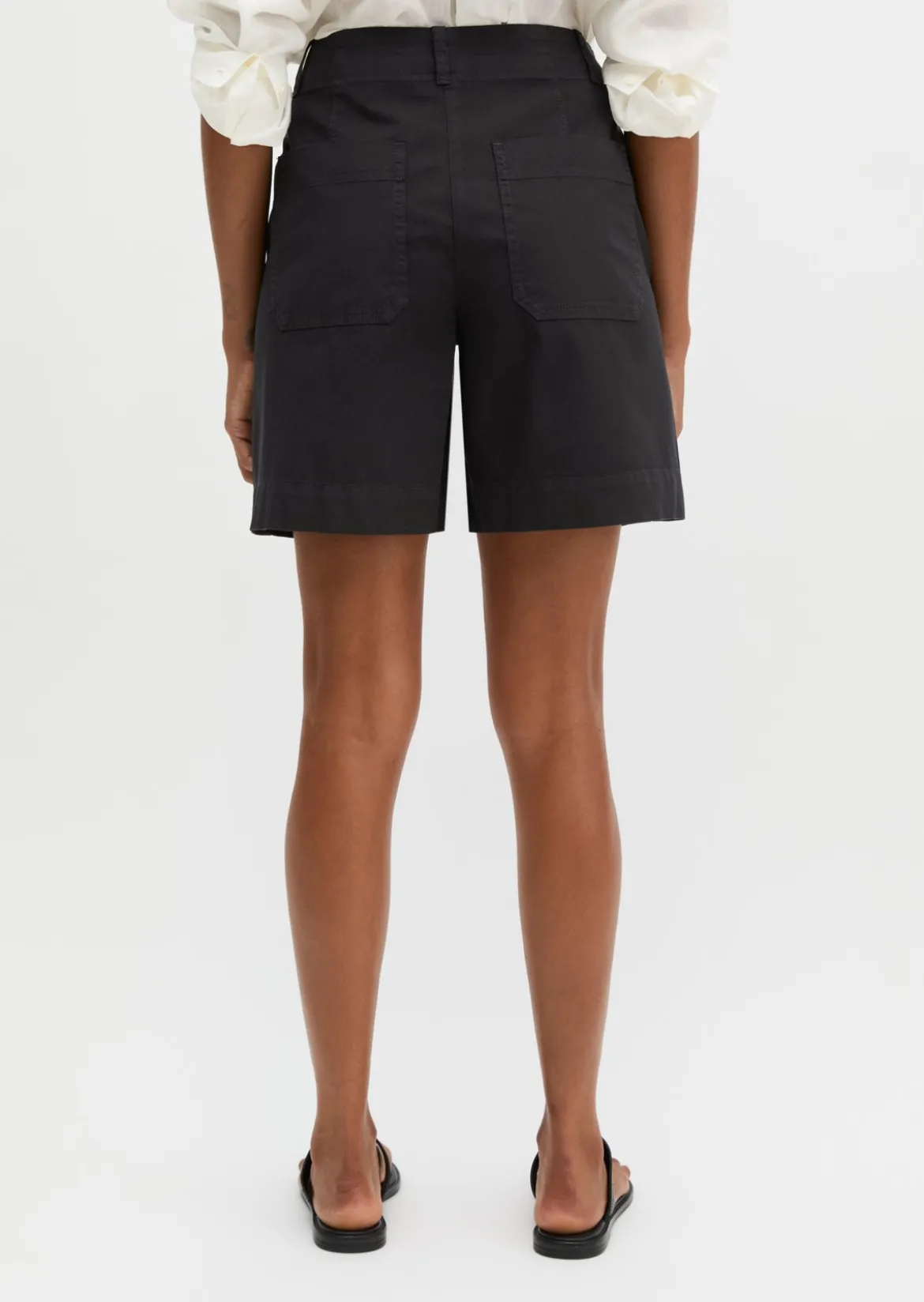 Chino-Shorts Model Lande wide aus Organic Cotton-Lyocell-Leinen-Mix