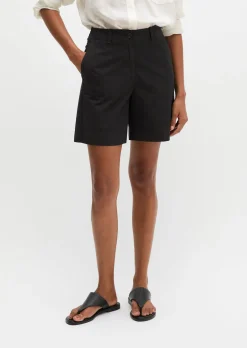 Chino-Shorts Model Lande wide aus Organic Cotton-Lyocell-Leinen-Mix