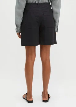 Chino-Shorts Model Lande wide aus Organic Cotton-Lyocell-Leinen-Mix
