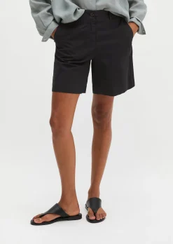 Chino-Shorts Model Lande wide aus Organic Cotton-Lyocell-Leinen-Mix