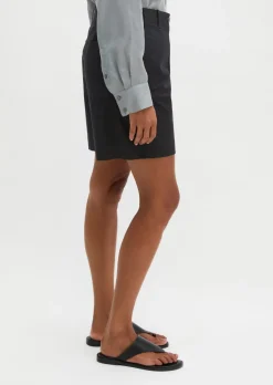 Chino-Shorts Model Lande wide aus Organic Cotton-Lyocell-Leinen-Mix
