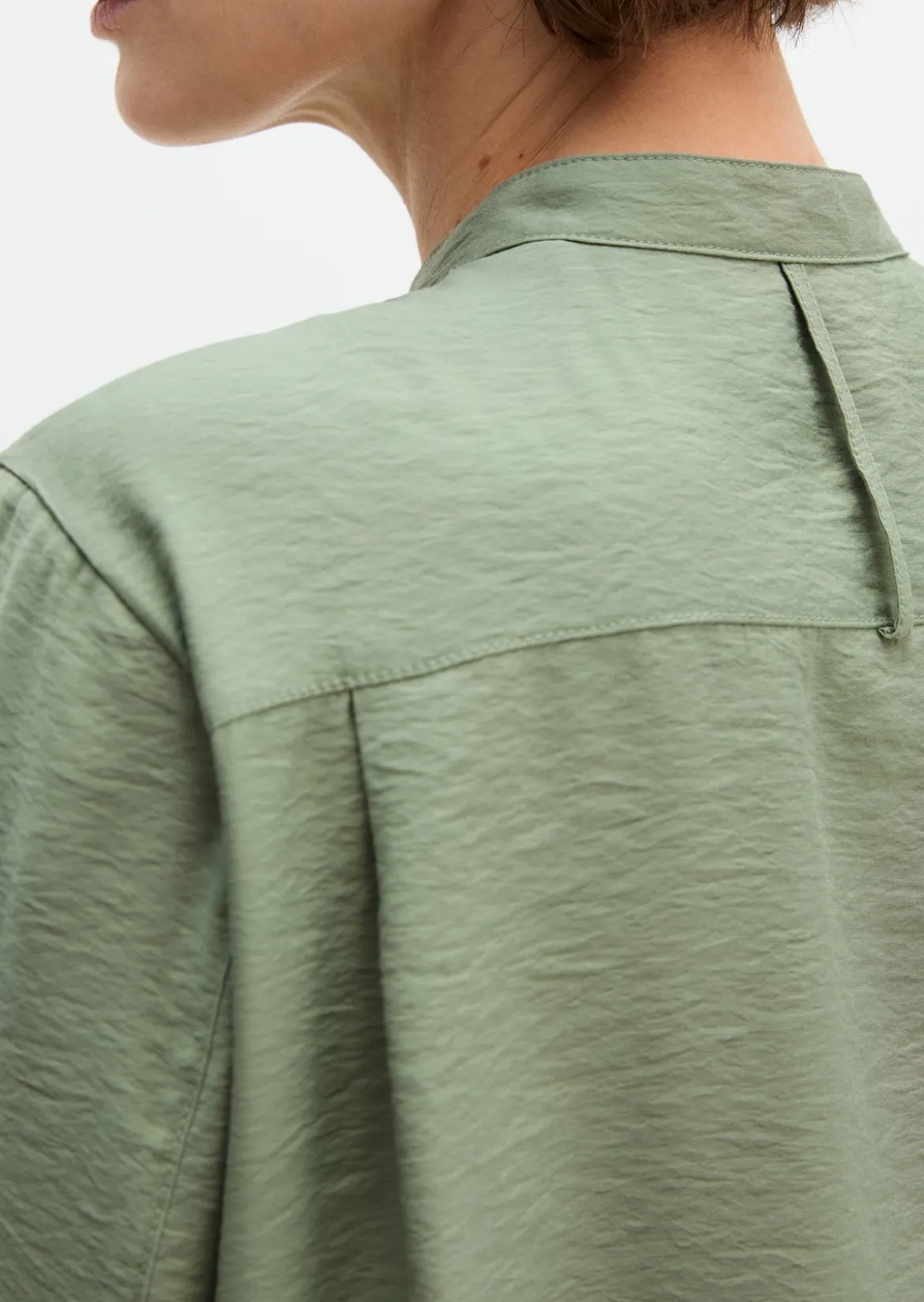 Crinkle-Bluse regular aus Viskose-Mix