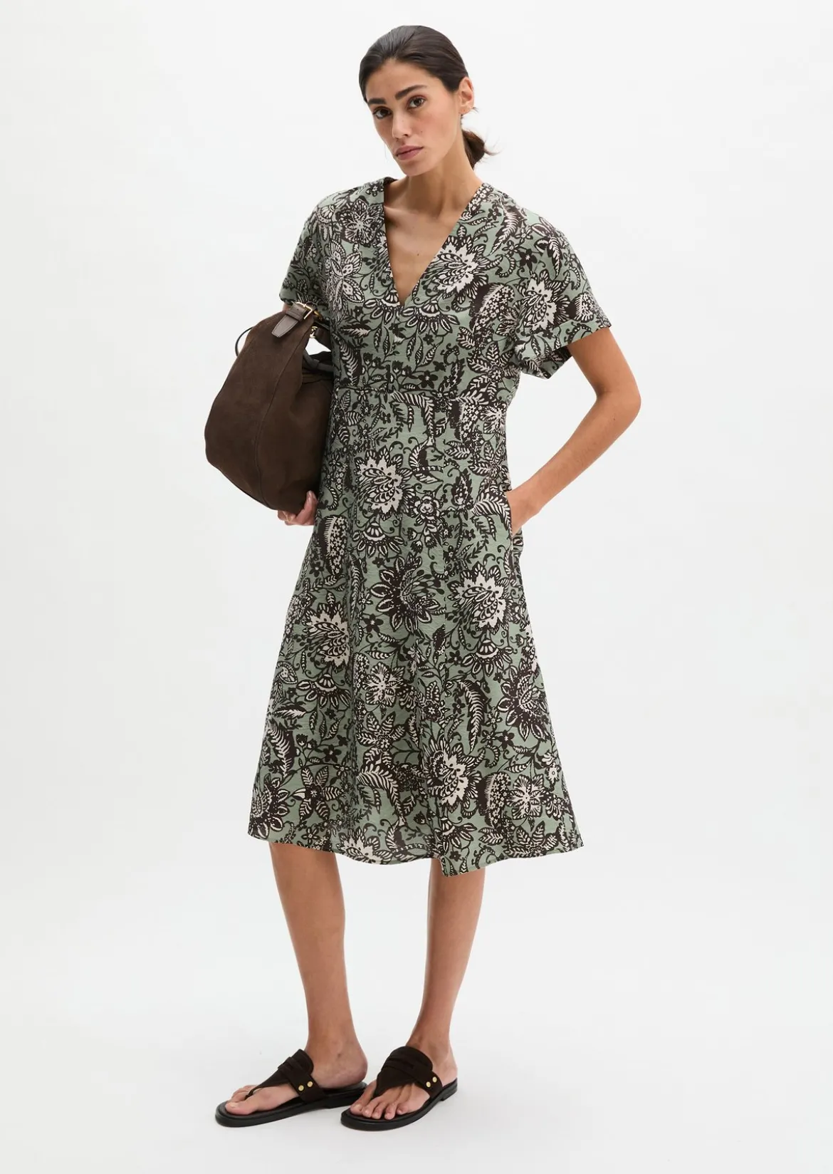 Crinkle-Kleid shaped aus bedrucktem Viskose-Mix