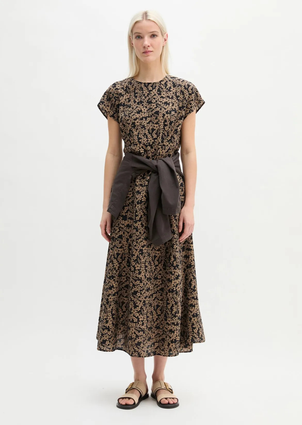 Crinkle-Kleid shaped aus bedrucktem Viskose-Mix
