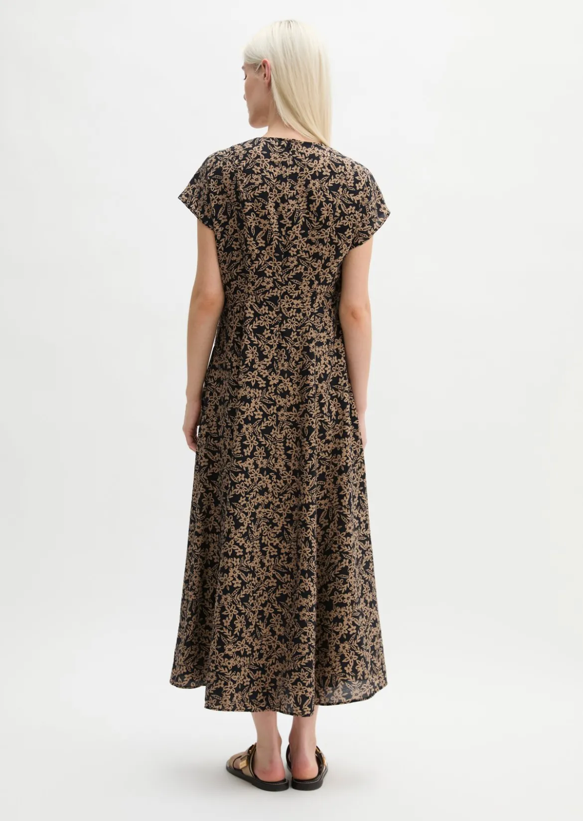 Crinkle-Kleid shaped aus bedrucktem Viskose-Mix