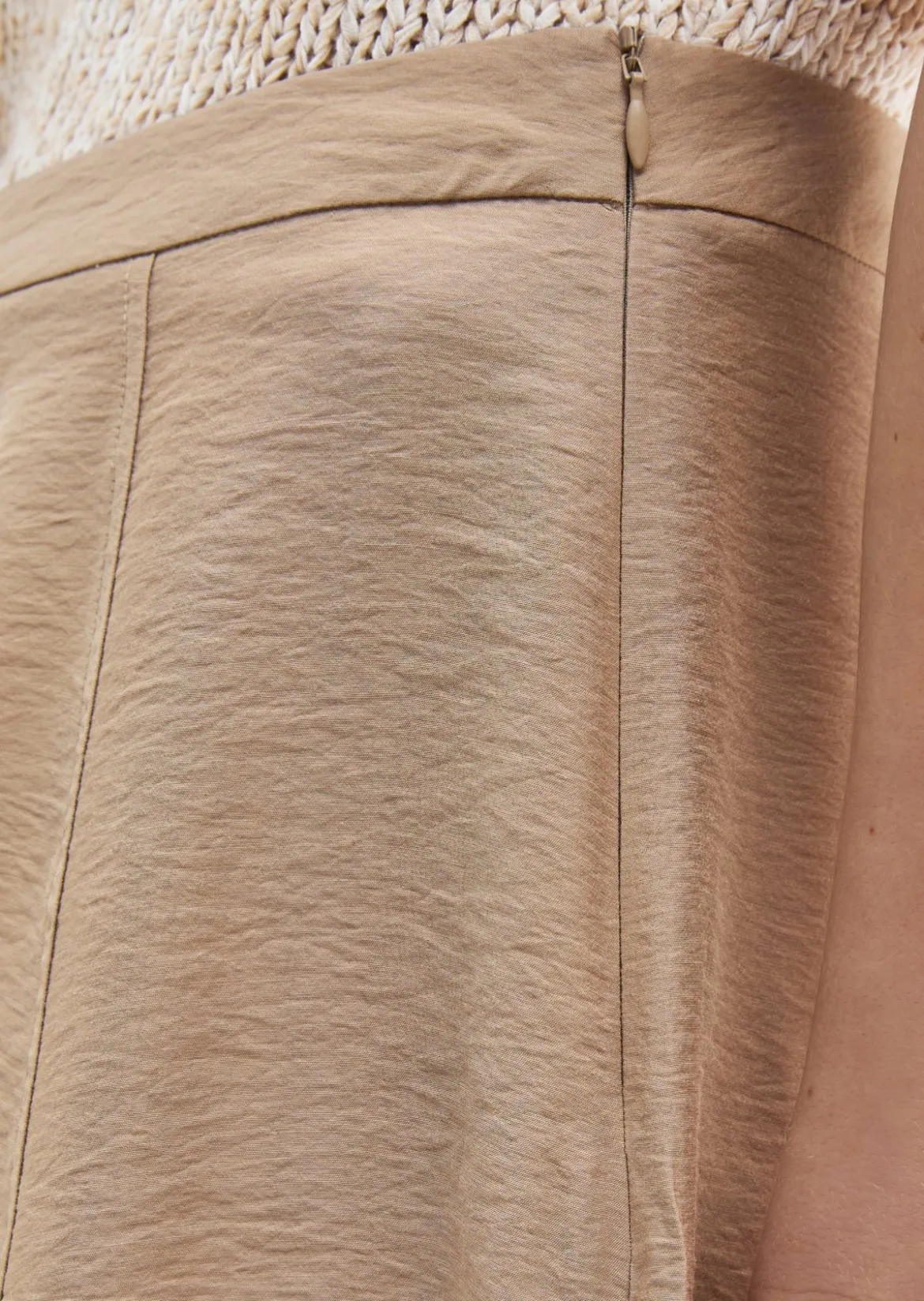 Crinkle-Rock regular aus glänzendem Viskose-Mix