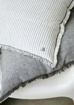 Dekokissen Model Fine Stripe aus Bio-Baumwolle und Leinen