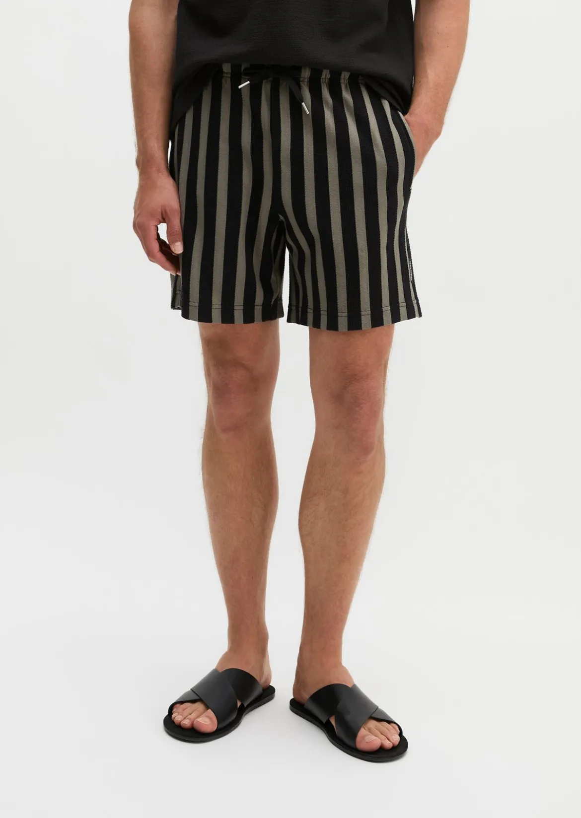 DfC Jerseyshorts regular mit Farb-und Struktur-Streifen