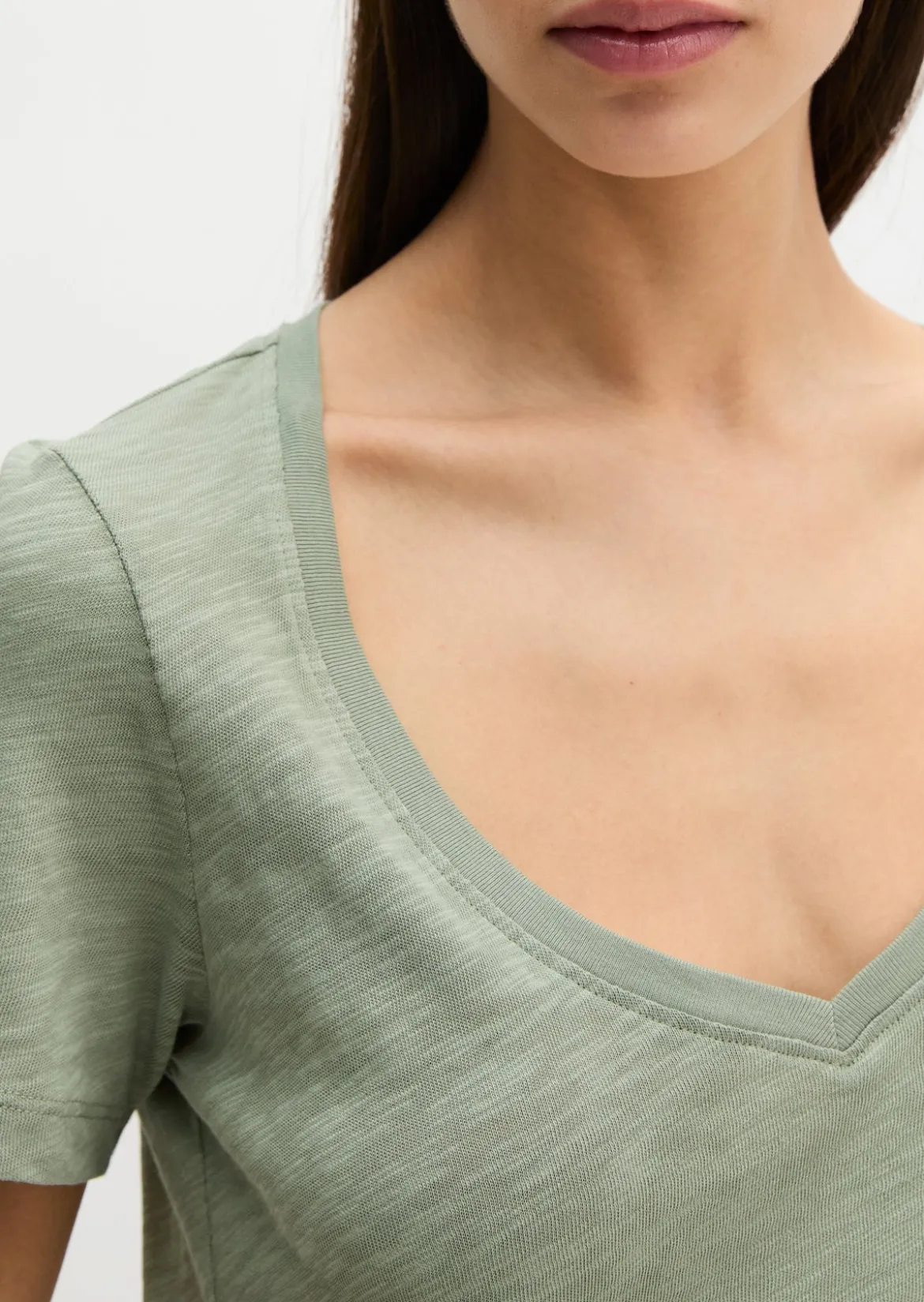 DfC V-Neck-T-Shirt regular aus Slub-Jersey