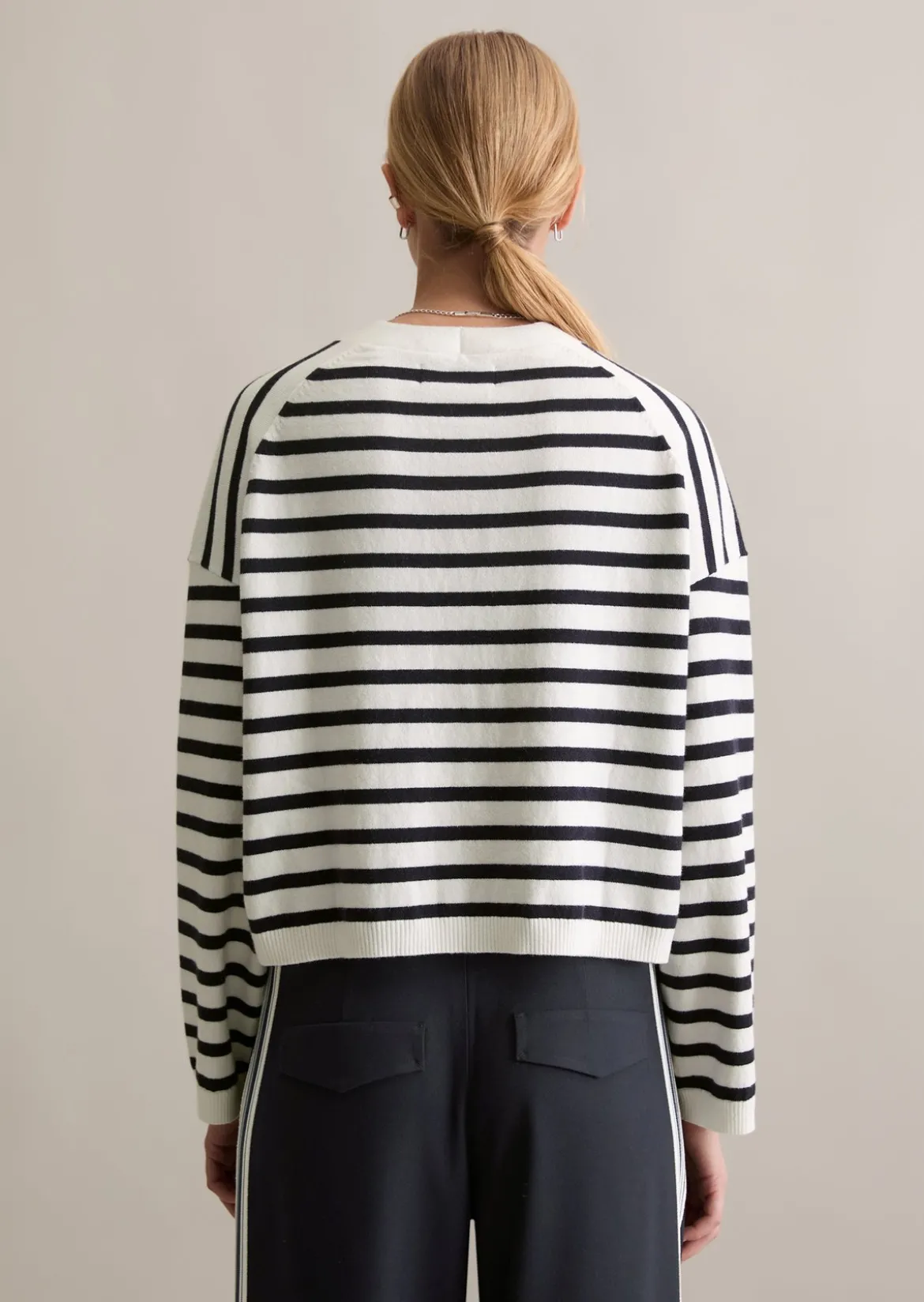 Gestreifter V-Neck-Cardigan relaxed aus Soft Cotton Stretch