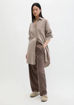 Gestreiftes Crinkle-Blusenkleid regular aus LENZING™ ECOVERO™