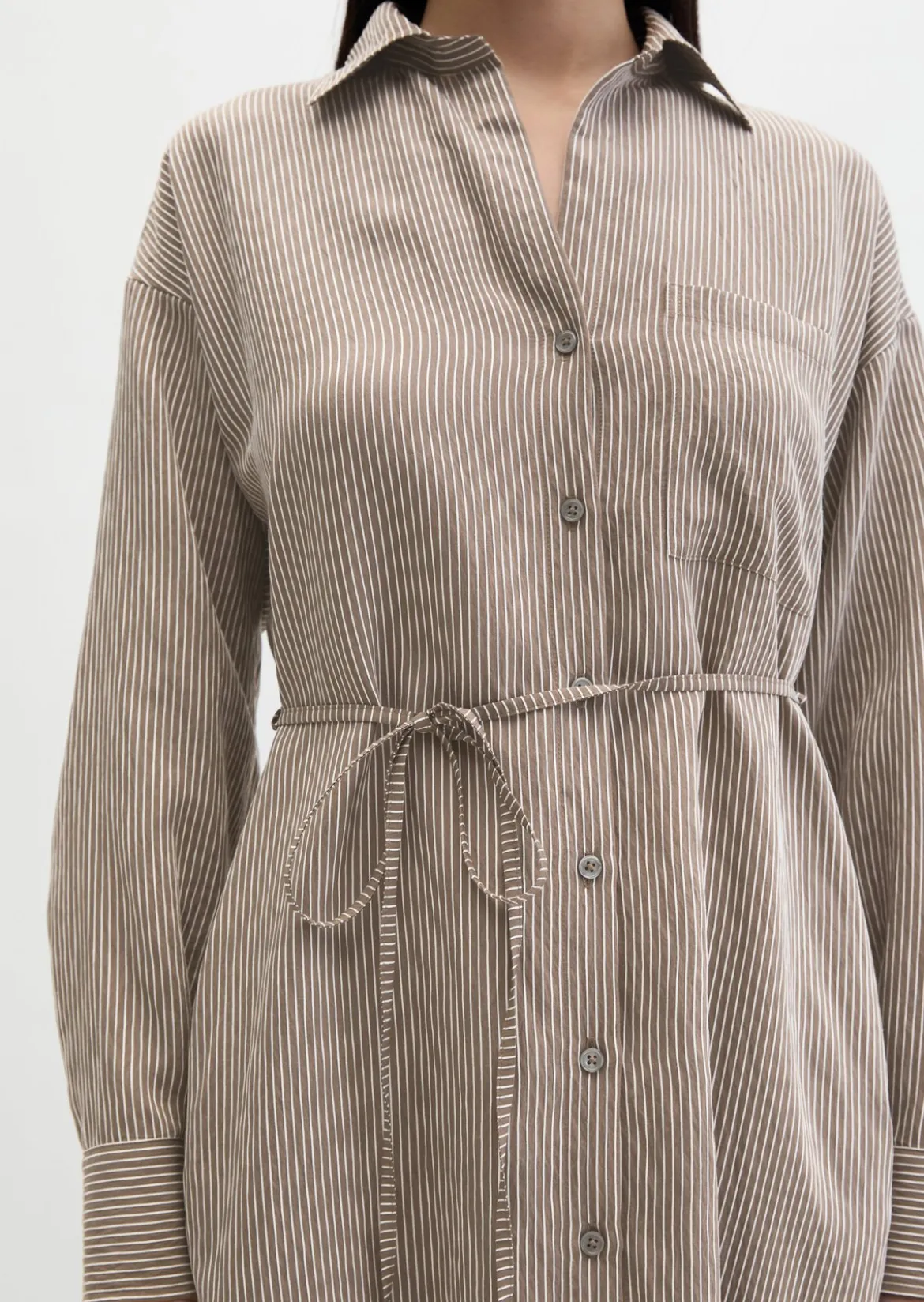 Gestreiftes Crinkle-Blusenkleid regular aus LENZING™ ECOVERO™