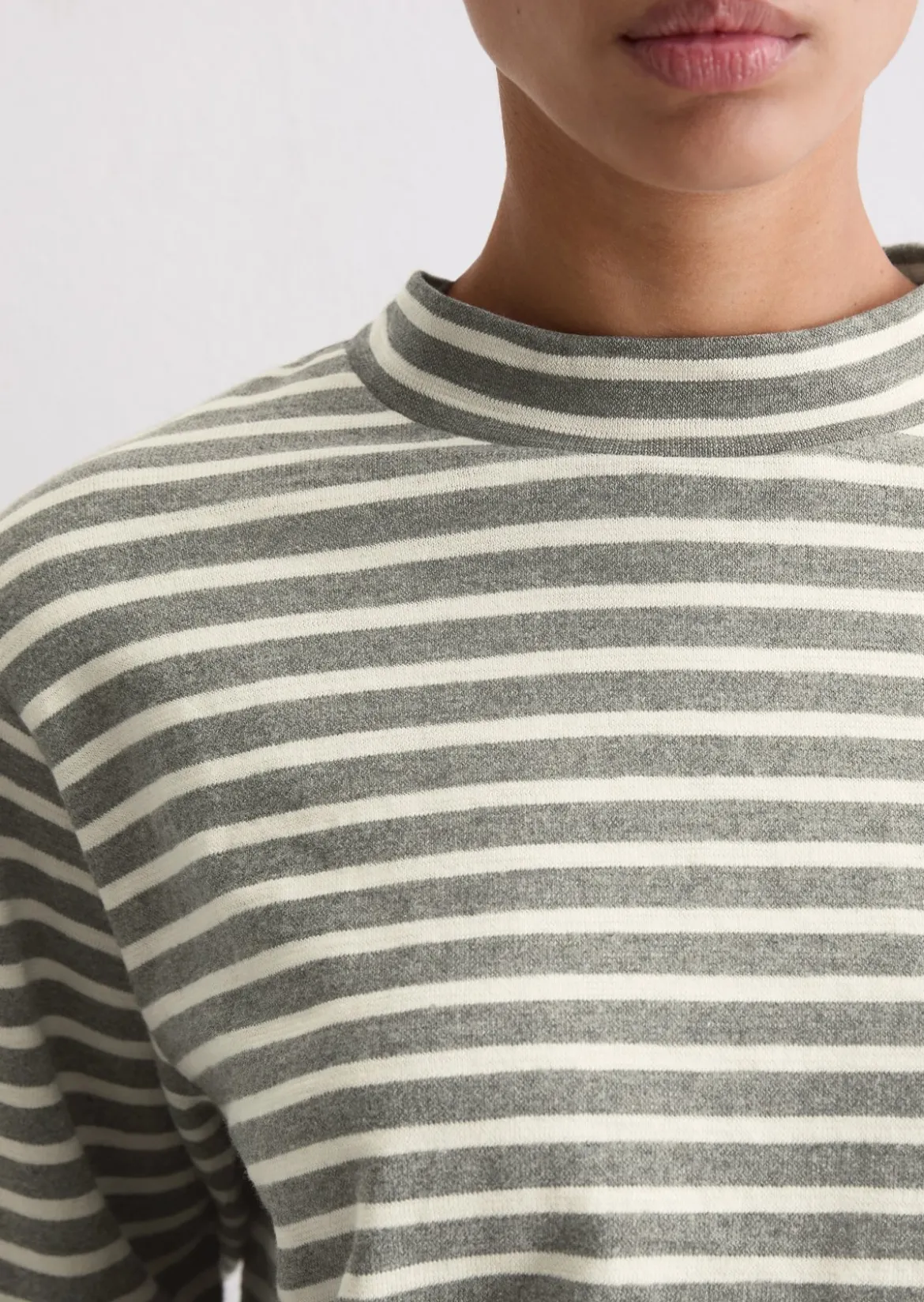 Gestreiftes Rollkragen-Longsleeve regular aus garngefärbtem Heavy-Slub-Jersey