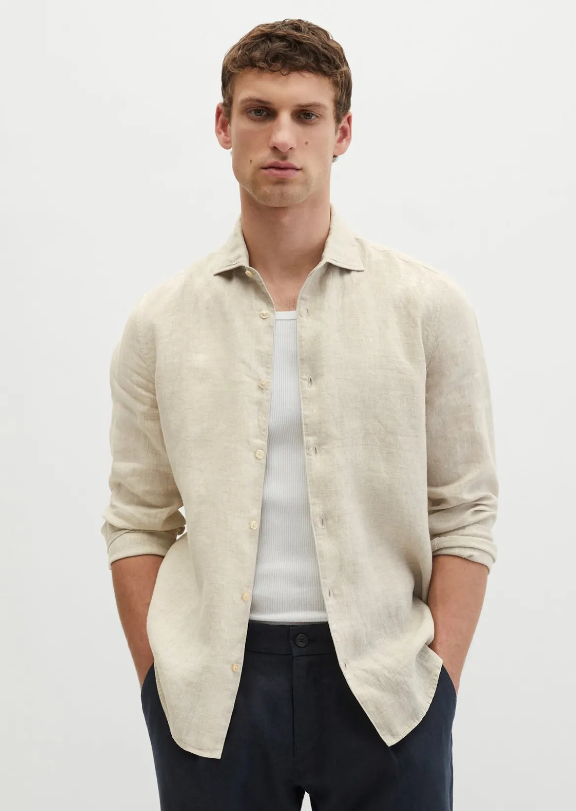 Haifischkragen-Hemd shaped aus feinem Leinen-Chambray