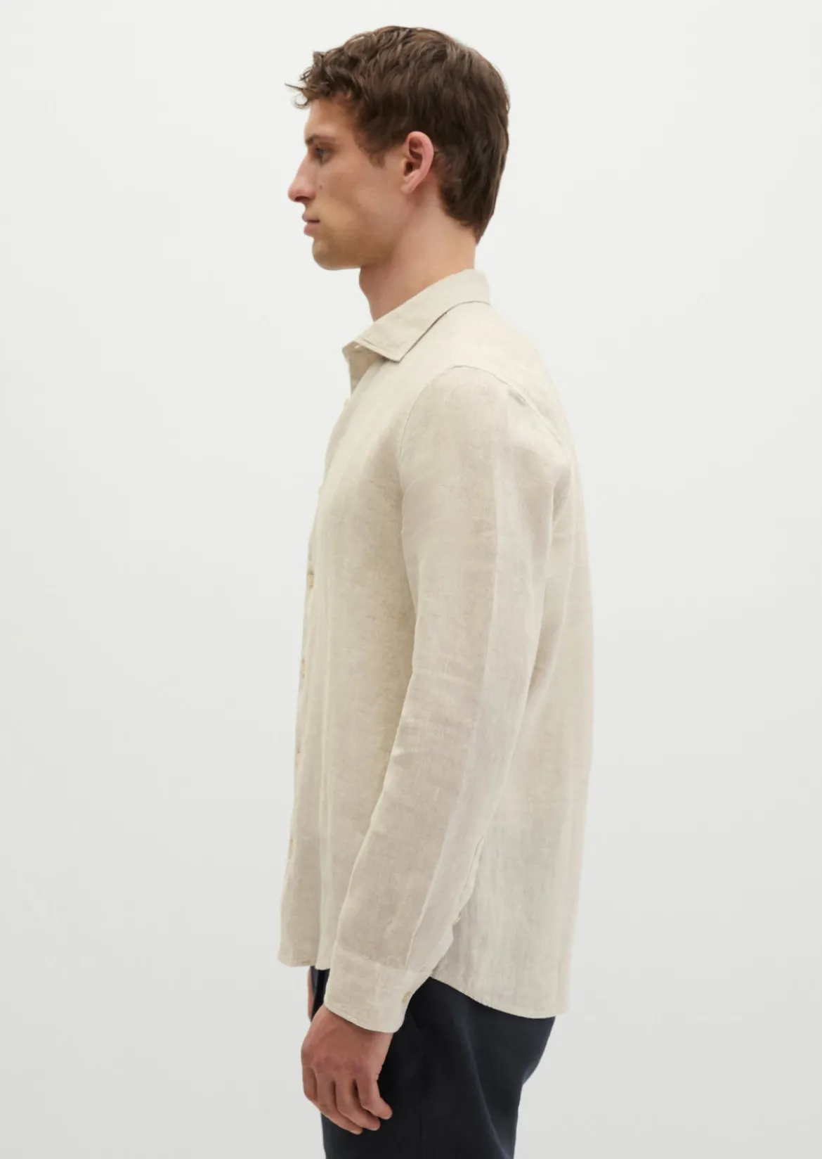 Haifischkragen-Hemd shaped aus feinem Leinen-Chambray