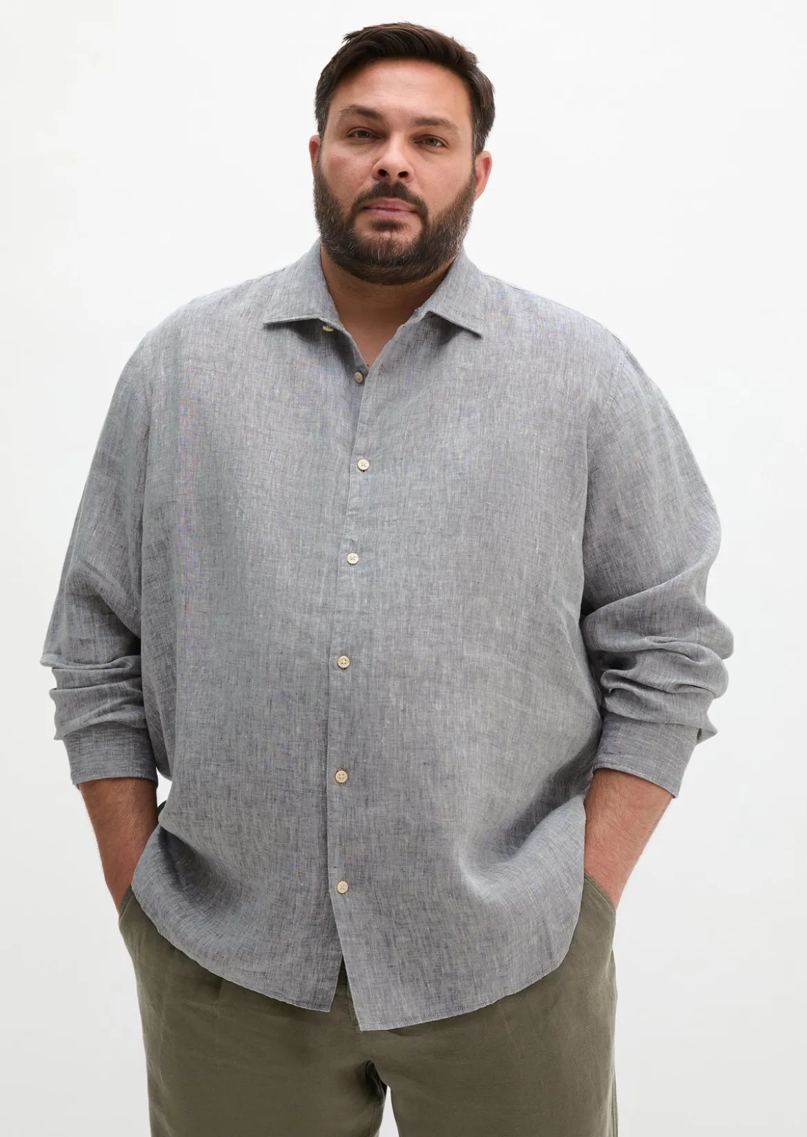 Haifischkragen-Hemd shaped aus feinem Leinen-Chambray