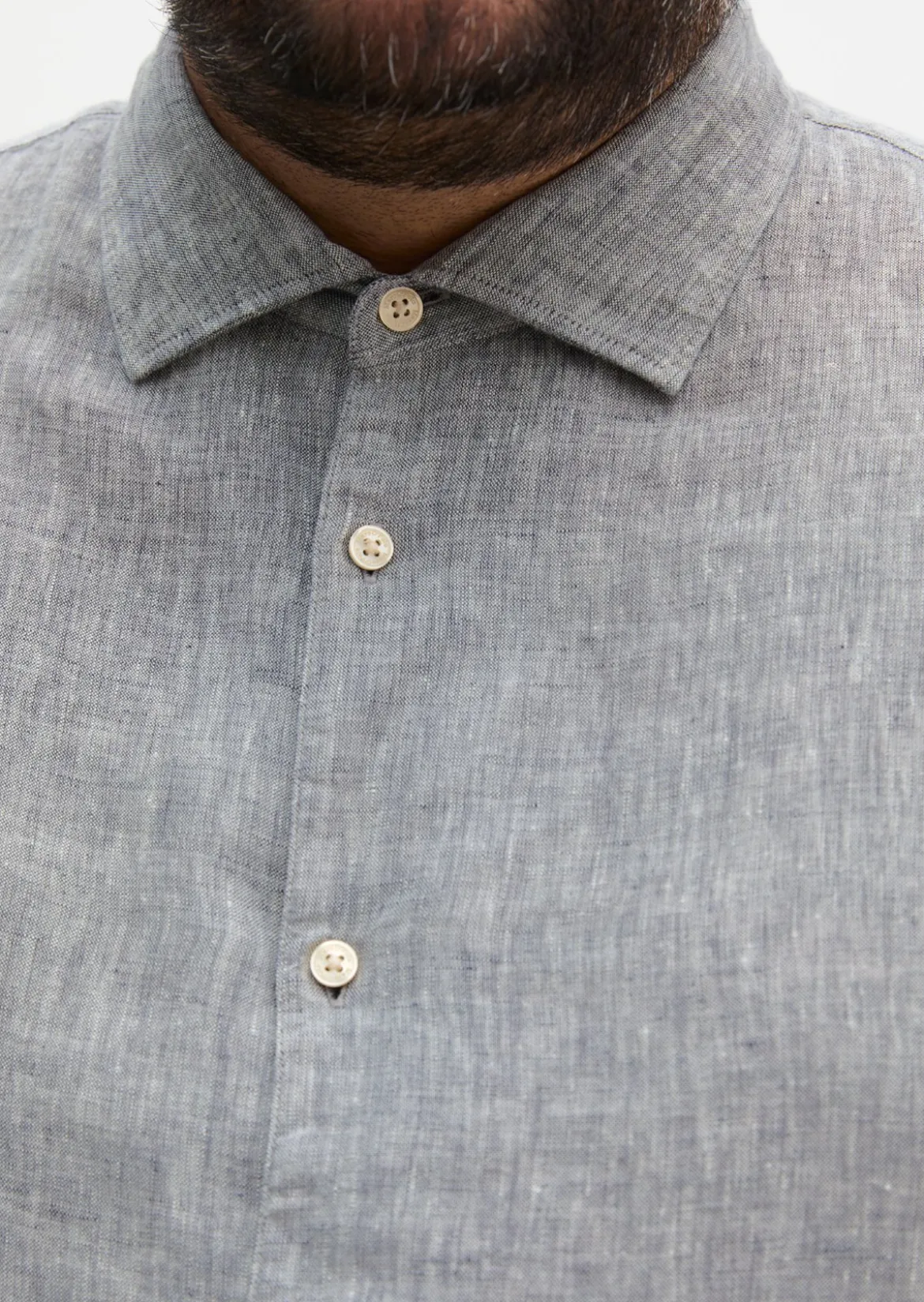 Haifischkragen-Hemd shaped aus feinem Leinen-Chambray