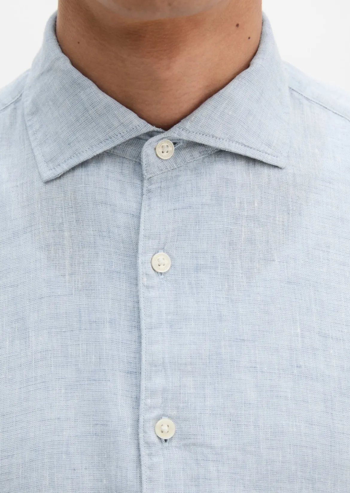 Haifischkragen-Hemd shaped aus feinem Leinen-Chambray
