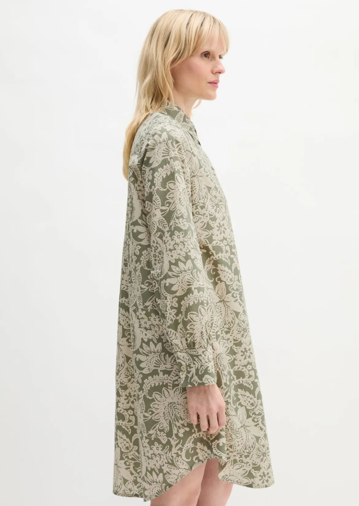 Hemdblusenkleid relaxed aus Papertouch-Popeline mit Allover-Print