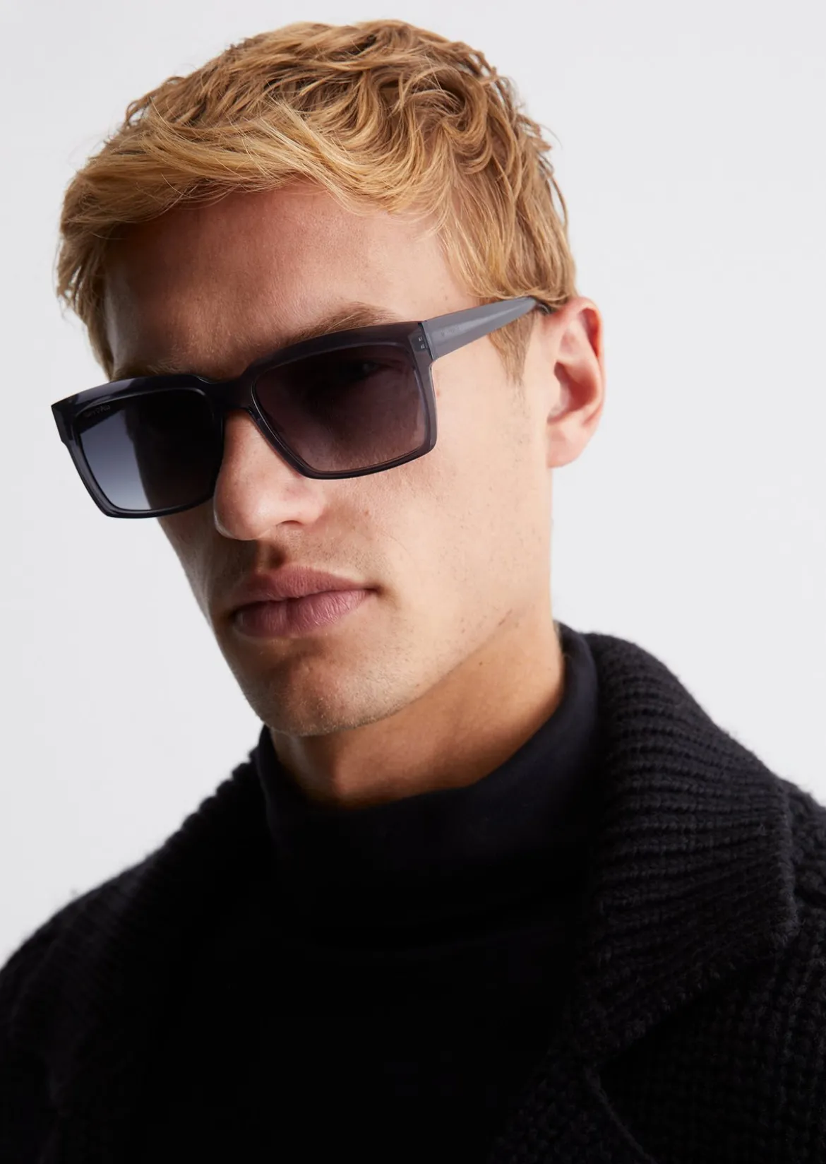 Herren-Sonnenbrille in moderner rechteckiger Form